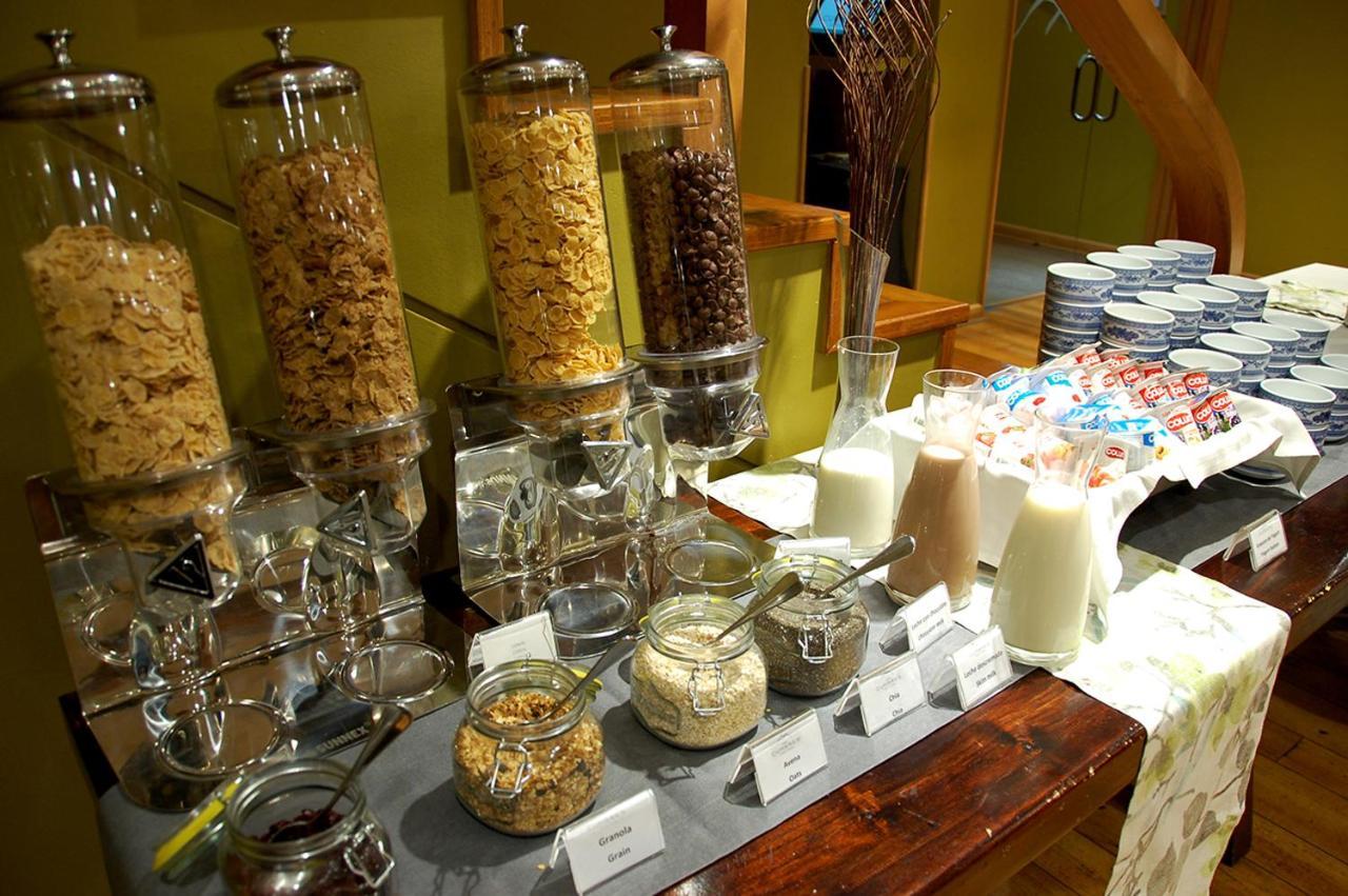 Wyndham Puerto Varas Pettra Exterior photo A cereal bar