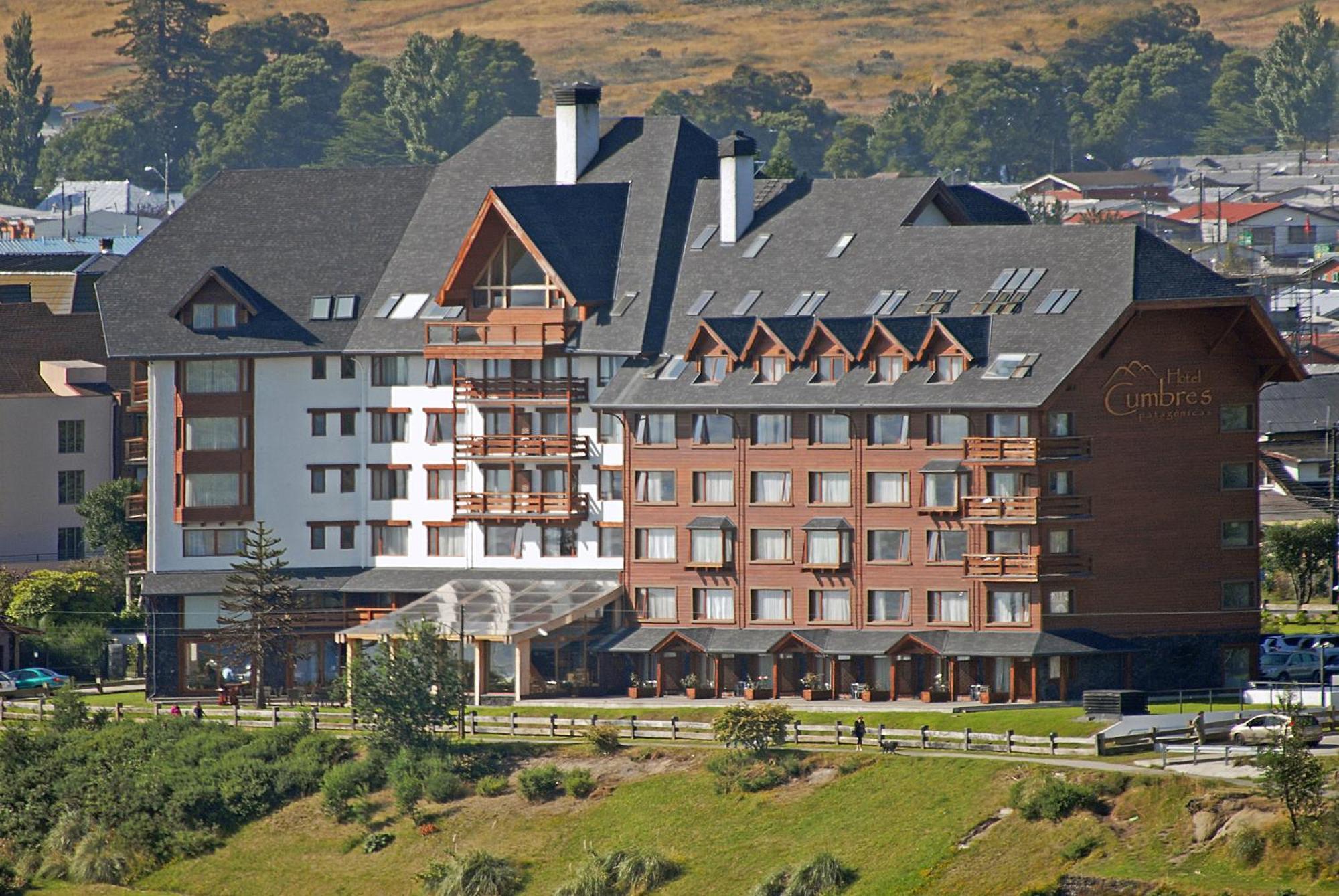 Wyndham Puerto Varas Pettra Exterior photo The hotel