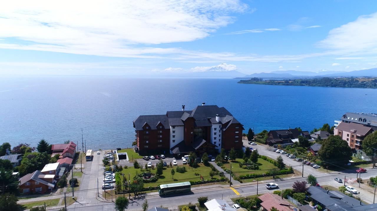 Wyndham Puerto Varas Pettra Exterior photo Aerial view of the town
