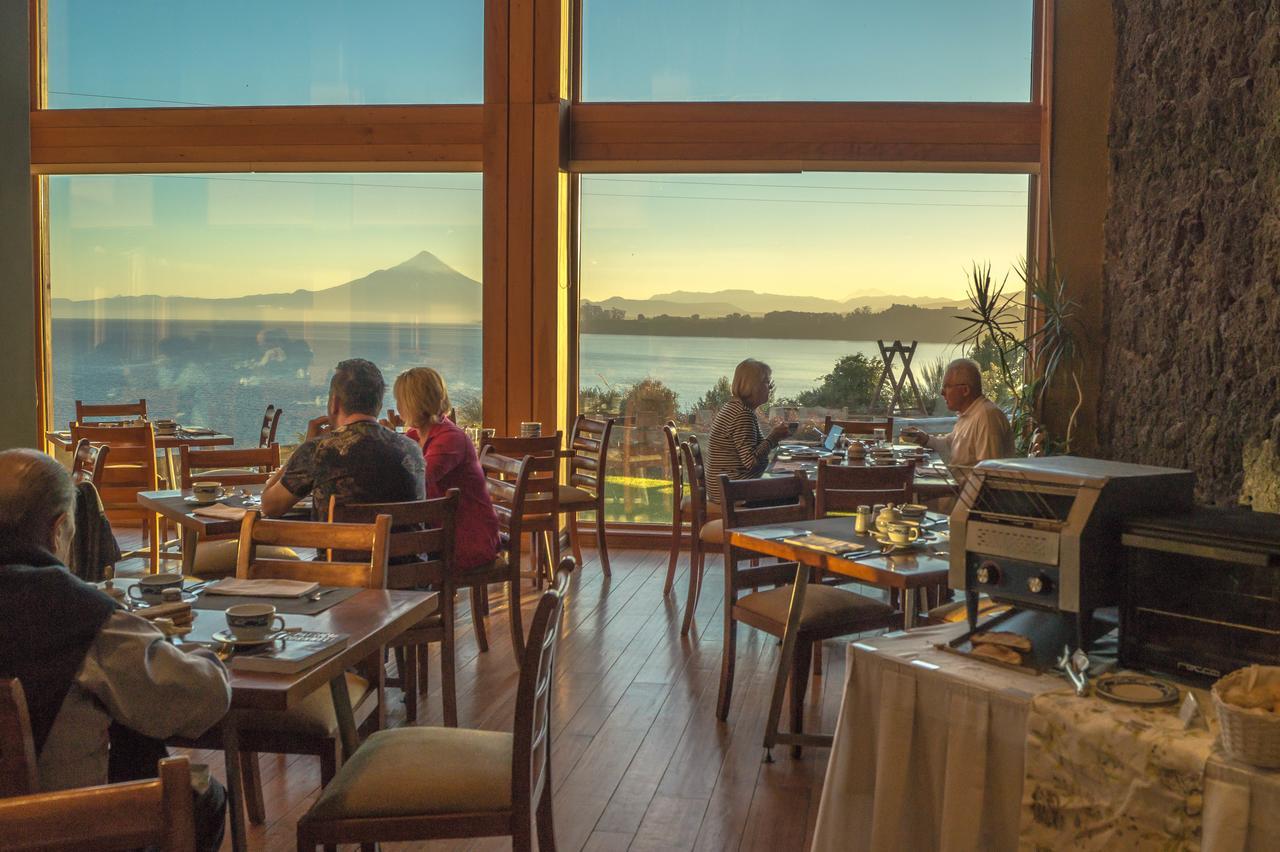 Wyndham Puerto Varas Pettra Exterior photo Restaurant