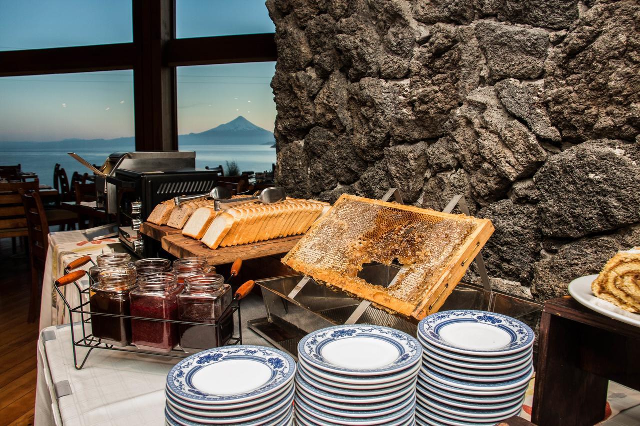 Wyndham Puerto Varas Pettra Exterior photo Honeycomb in a restaurant